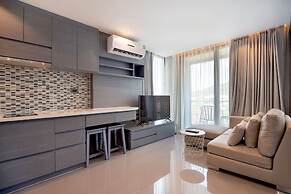 Tropical Hill Views Citygate Suite D609