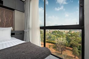 Premier Hill View Suite P708 at Citygate