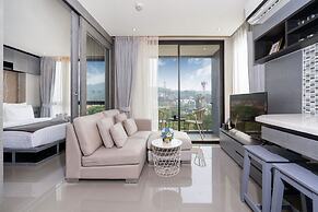 Premier Hill View Suite P708 at Citygate