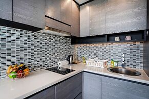 Premier Hill View Suite P708 at Citygate