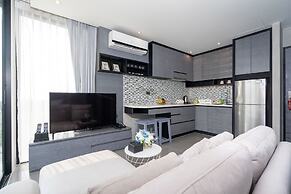 Premier Hill View Suite P708 at Citygate