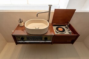 Vintage Eclectic Loft by Sea N' Rent