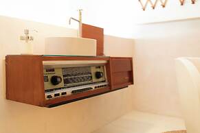 Vintage Eclectic Loft by Sea N' Rent