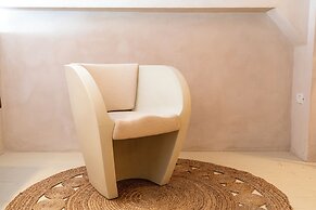 Vintage Eclectic Loft by Sea N' Rent