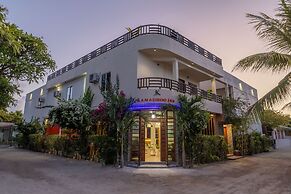 Kamadhoo Inn