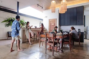 Ceda Guest House by HiveRooms