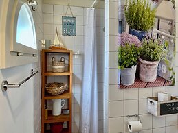 FRIESENKATE AM SEEDEICH