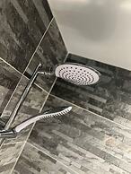 City Centre 1 Bed Sleeps 4 H5