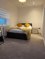 City Centre 1 Bed Sleeps 4 H5