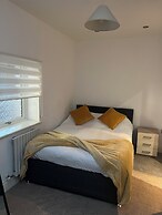 City Centre 1 Bed Sleeps 4 H5