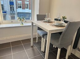 City Centre 1 Bed Sleeps 4 H5