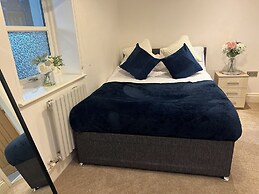 City Centre 1 Bed Sleeps 4 H5