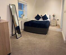 City Centre 1 Bed Sleeps 4 H5