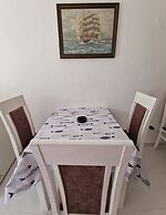 Four Bedroom apt w Patio Close to Beach and Center