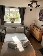 Charming and Modern 3 bed Cottage in Wansford