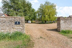 Charming and Modern 3 bed Cottage in Wansford