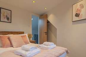 Escape 2 Unwind At The Parade Accommodates 10