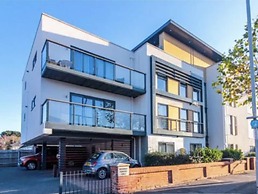 Charming 2-bed Apartment in Christchurch