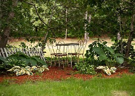 The Breeze Overlooking Minister s Pond