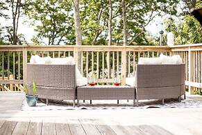 The Breeze Overlooking Minister s Pond