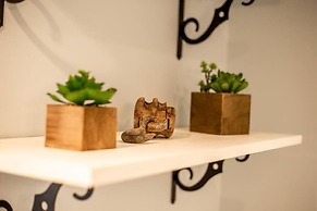 The Breeze Overlooking Minister s Pond