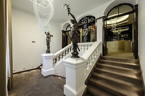 Luxury Hotel King Bo