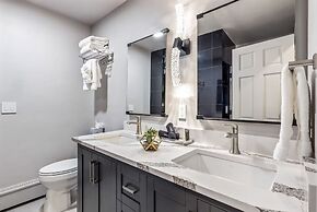 4223 Spruce Way 4 Bedroom Duplex by RedAwning