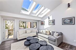 4223 Spruce Way 4 Bedroom Duplex by RedAwning