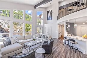 4223 Spruce Way 4 Bedroom Duplex by RedAwning