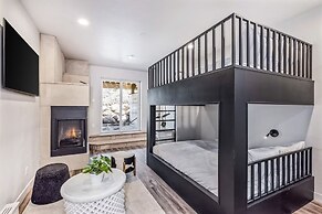 4223 Spruce Way 4 Bedroom Duplex by RedAwning