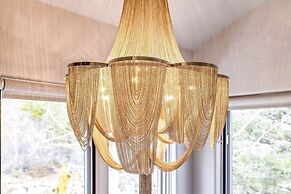 4223 Spruce Way 4 Bedroom Duplex by RedAwning