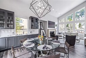 4223 Spruce Way 4 Bedroom Duplex by RedAwning