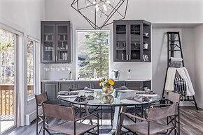 4223 Spruce Way 4 Bedroom Duplex by RedAwning