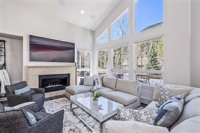 4223 Spruce Way 4 Bedroom Duplex by RedAwning