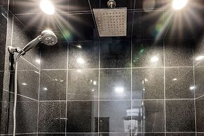 4223 Spruce Way 4 Bedroom Duplex by RedAwning