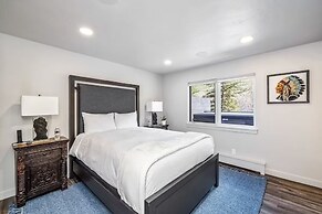 4223 Spruce Way 4 Bedroom Duplex by RedAwning