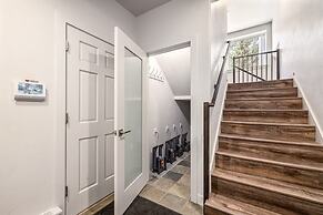 4223 Spruce Way 4 Bedroom Duplex by RedAwning