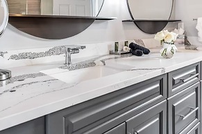 4223 Spruce Way 4 Bedroom Duplex by RedAwning