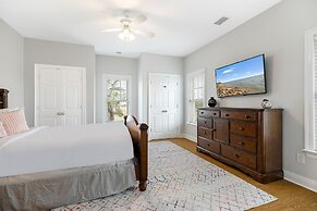 Pelican View Beach House - Private Beach!!