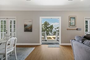 Pelican View Beach House - Private Beach!!