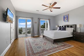 Pelican View Beach House - Private Beach!!