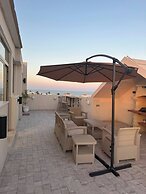 Luxury Rooftop Wifi, Ac, Outdoor Barbecue