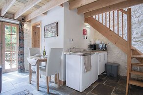 The Apple Store - 1 Bedroom Cottage - St Ishmael's