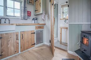 Haven View - 1 Bed Shepherds Hut - St Ishmael's