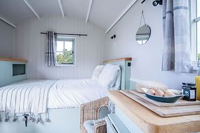 Haven View - 1 Bed Shepherds Hut - St Ishmael's