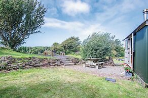 Haven View - 1 Bed Shepherds Hut - St Ishmael's