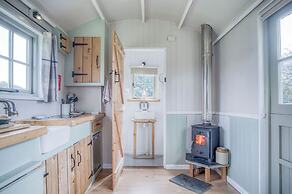 Haven View - 1 Bed Shepherds Hut - St Ishmael's
