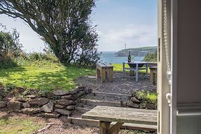 Haven View - 1 Bed Shepherds Hut - St Ishmael's