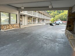 Timber Ridge Lodge - Walking Distance from Downtown Gatlinburg