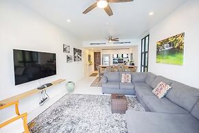 Paradise Bay Great View Luxury 2BR Condo